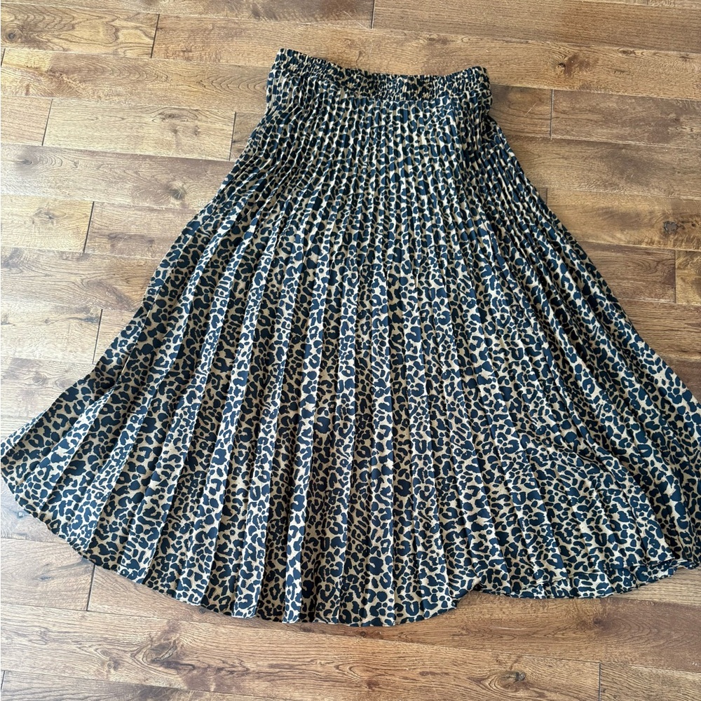 Max Studio Leopard Print Pleated Skirt